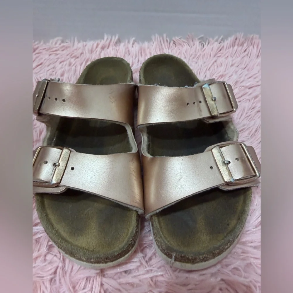 Birkenstock Arizona Slide Sandal Big Kid Electric Rose‎ Gold Metallic US 10-10.5